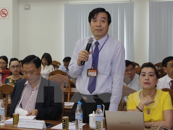 ນັກທຸລະກິດ ແລະ ສື່ມວນຊົນມຸ່ງໄປສູ່ປະຊາຄົມເສດຖະກິດອາຊຽນ